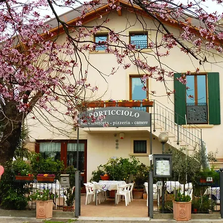 Porticciolo Πανσιόν *