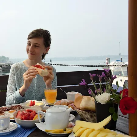 Porticciolo Guest house *